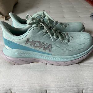 Hoka Mach 4 Sneakers